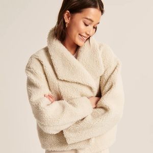 $140 Abercrombie & Fitch Size Medium Classic Length Sherpa Coat in Cream